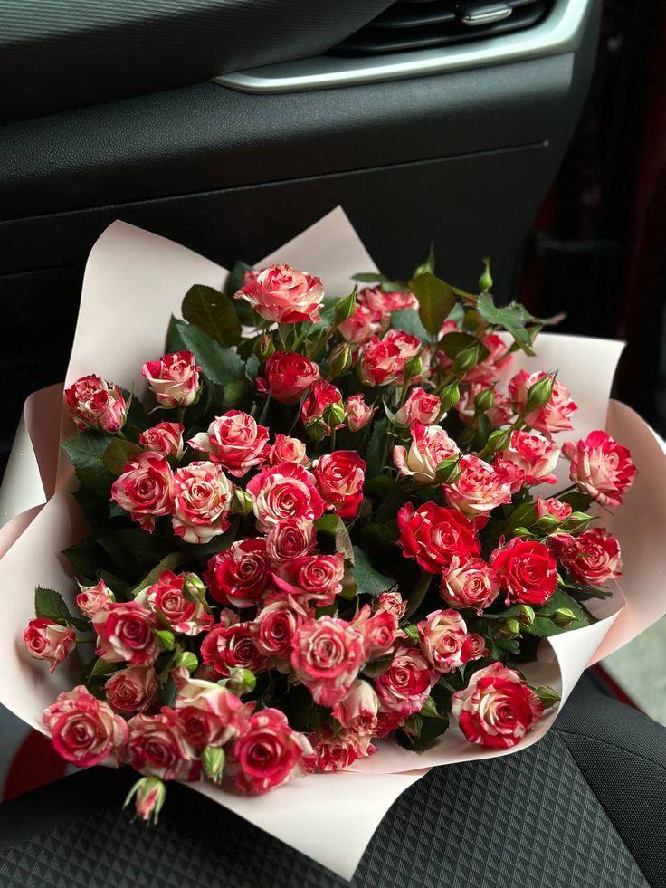 Corporate meeting room with carefully timed floral arrangements that maintain elegance throughout business hours